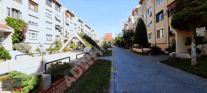 A spacious 3+1 apartment stylishly renovated between areas in the ATAKÖY MARTI complex.