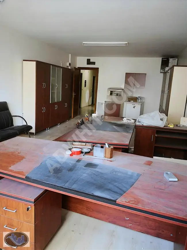 Office 1+0 with an area of 35 square meters - Elevator - located in ŞİRİNEVLER Square.