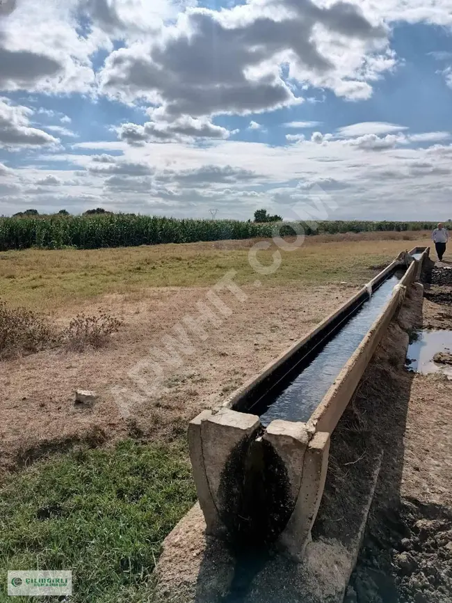 أرض للبيع العاجل محاط بسياج  و بالقرب من قرية BABAESKİ MANDIRA بولاية KIRKLARELİ و بالقرب من القرية