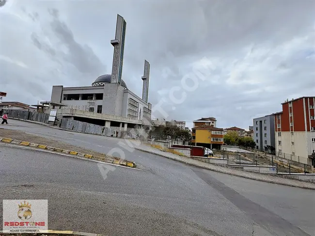 Land for rent with an area of 1700 m2 suitable as a warehouse on KARTAL YAKACIK street.