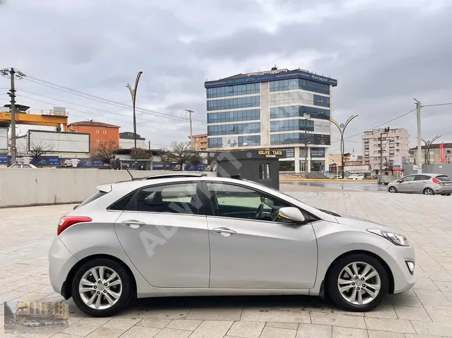 سيارة  HYUNDAİ İ30 أوتوماتيك - كاملة المواصفات + بدون عيوب -بمسافة 150 الف كم فقط.