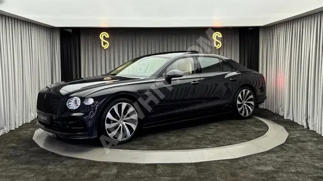 BENTLEY FLYING SPUR AZURE  حزمة CARBON 4.0 V8 موديل 2023 من الوكيل - SCLASS