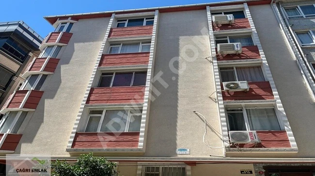 3+1 apartment, 170 square meters, in a building with three floors near the Metrobus.