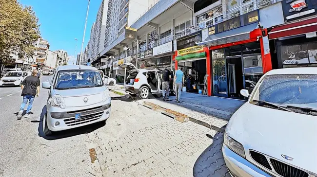 Urgent sale: Commercial shop on the main street in ESENYURT ÖZYURTLAR N ŞEHİR