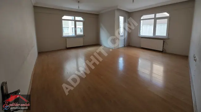 Spacious 2+1 apartment for rent with an area of 110 square meters located in the ZETİNBURNU YEŞİLTEPE area.