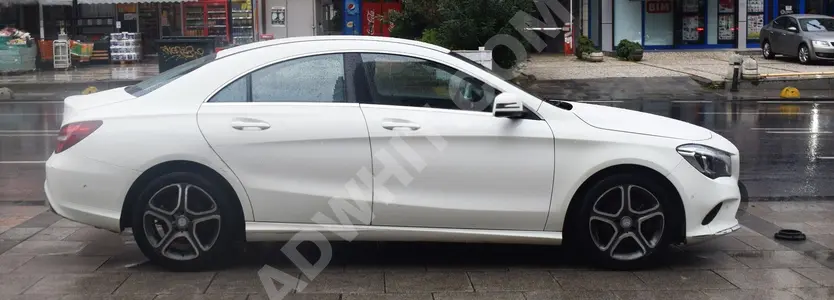 BOSS 2017 MERCEDES-BENZ CLA 180d COMFORT F1 VİTES HATASIZ