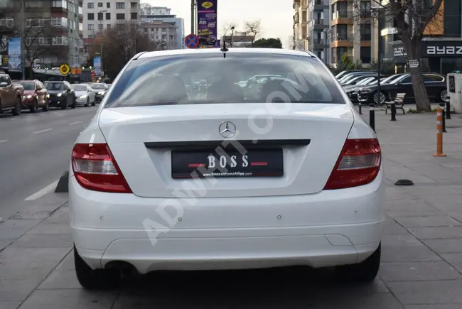 سيارة MERCEDES-BENZ C 180 BLUEEFFICIENCY موديل 2010 - كيلو متر منخفضة