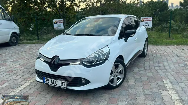 RENAULT CLIO car, model 2015, automatic