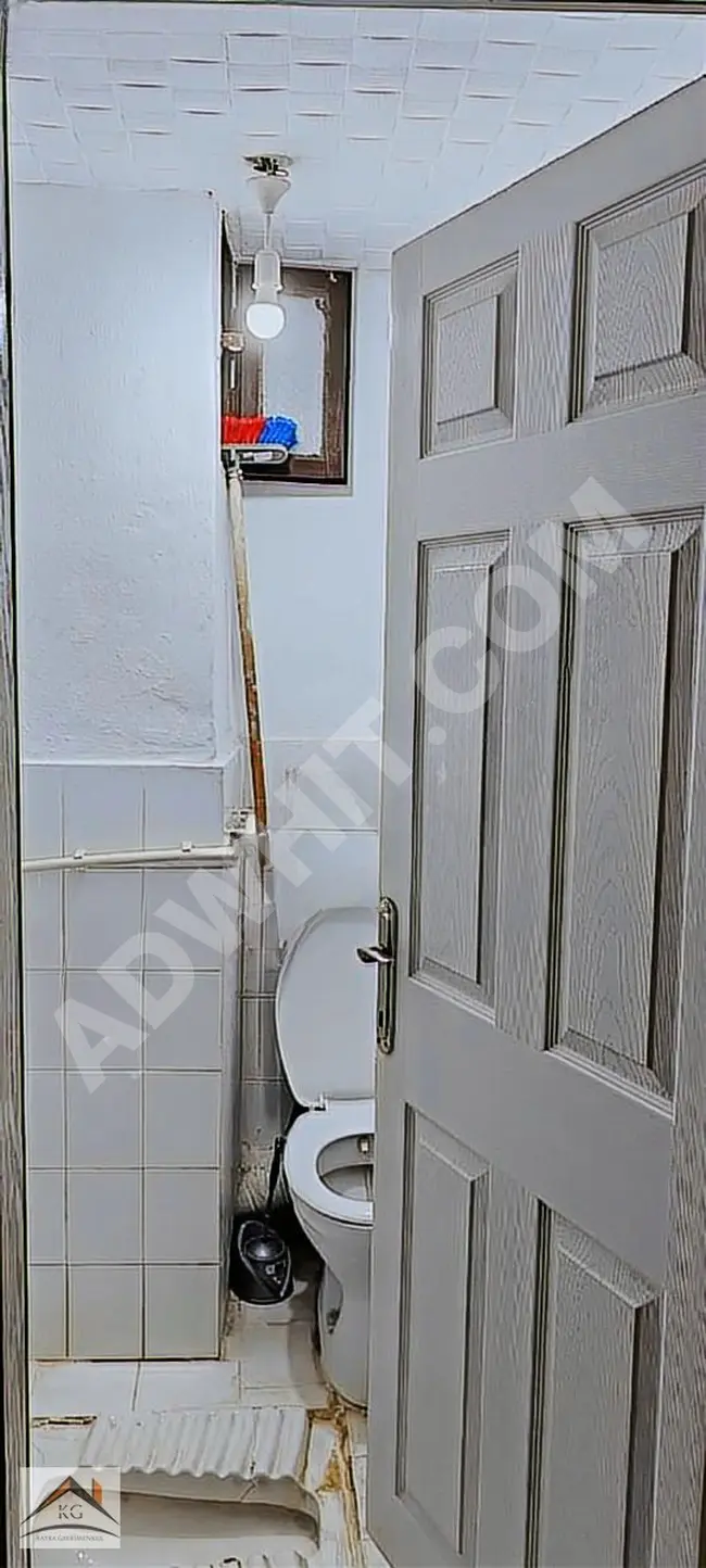 Apartment for sale, located two minutes away from Üçyüzlü metro and situated in the Bağcılar Çınar area.