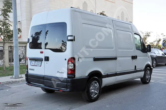 RENAULT MASTER car, 2003 model, 10.8 cubic meter van, well-maintained with payment possibility by card in 9-12 installments.