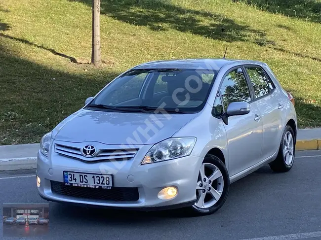 سيارة Toyota Auris Comfort Extra موديل 2012