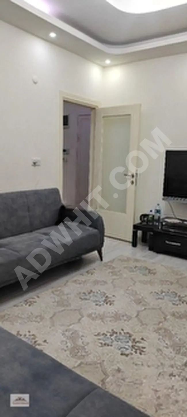 An apartment in a 6-year-old building with a high entrance in Şirinevler.