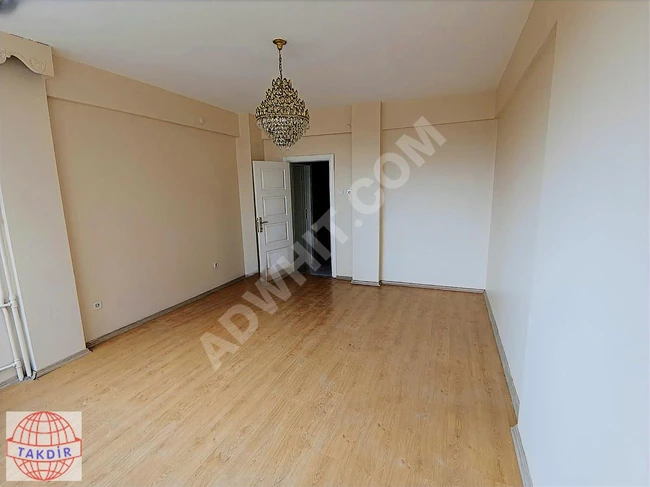 A 2+1 apartment suitable for use as a workplace next to Bakırköy İncirli metro and metrobüs.