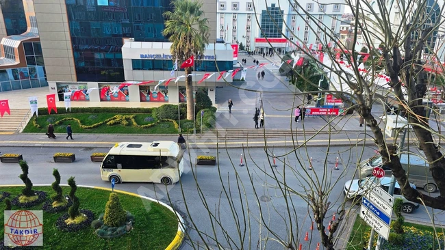 BELEDİYE,KAYMAKAMLIK,VERGİ D KARŞISI ANA CADDE ÜSTÜ SATILIK OFİS