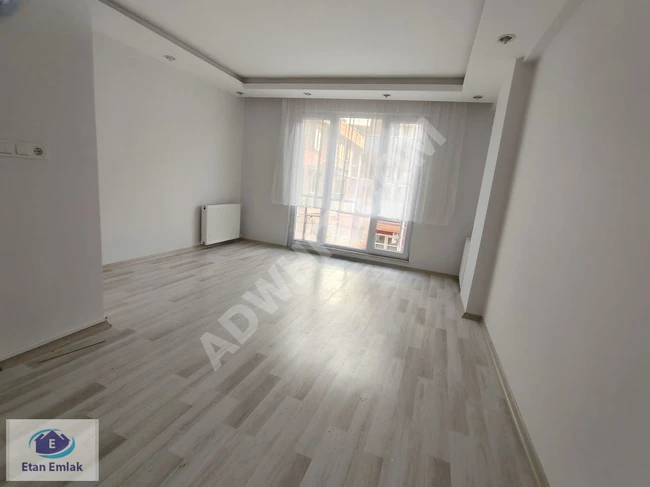 ÇELİKTEPE'DE ANA CADDEYE YAKIN 2+1 KİRALIK DAİRE.