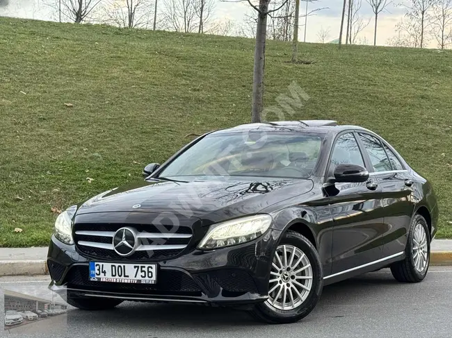 سيارة Mercedes - Benz C 200 D موديل 2020 بدون عيوب ودون طلاء نظيفة تمامًا مع سقف بانورامي