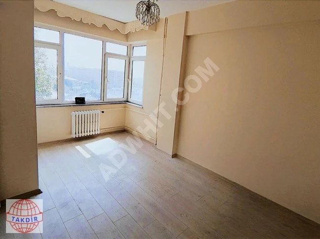 A 2+1 apartment suitable for use as a workplace next to Bakırköy İncirli metro and metrobüs.