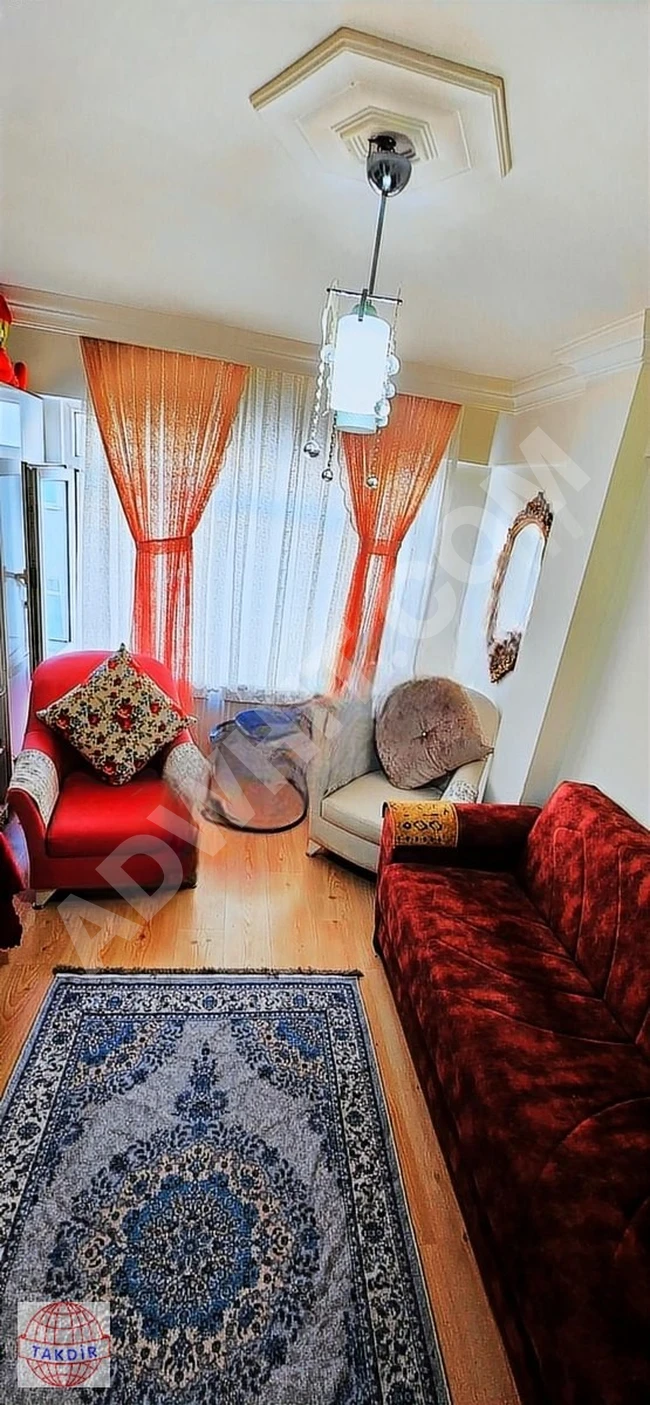 Apartment for sale with floor ownership, featuring two rooms and a living room, located 3 minutes from ŞİRİNEVLER Square.