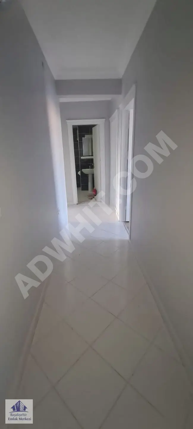 Apartment for sale 4+1 on the middle floor in the KAYAŞEHİR 19 area.