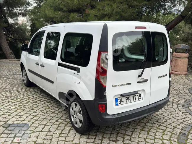 Renault Kangoo with no scratches or repaint, from the first owner, runs like clockwork, with the option to pay in installments via credit card.