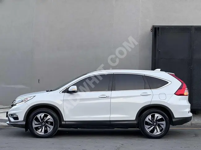 Honda CR-V 2017 model, no defects, glass roof, 4X4, lane tracking, blind spot, PLUSS+++