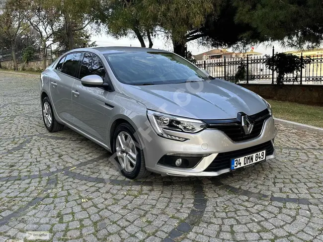 Renault Megane 1.3 tce... Sıfır kavrama ,otomatik ,Tesla ekran.