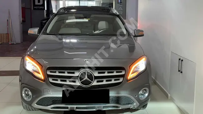 2017 - MERCEDES GLA 180D - مسافة 119000 كم - بدون عيوب و بدون طلاء - اصدار خاص