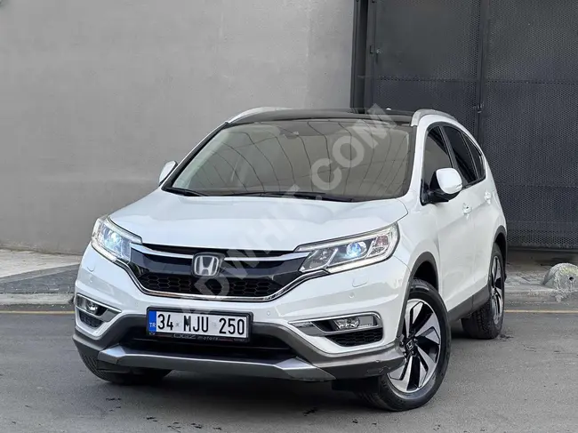 Honda CR-V 2017 model, no defects, glass roof, 4X4, lane tracking, blind spot, PLUSS+++