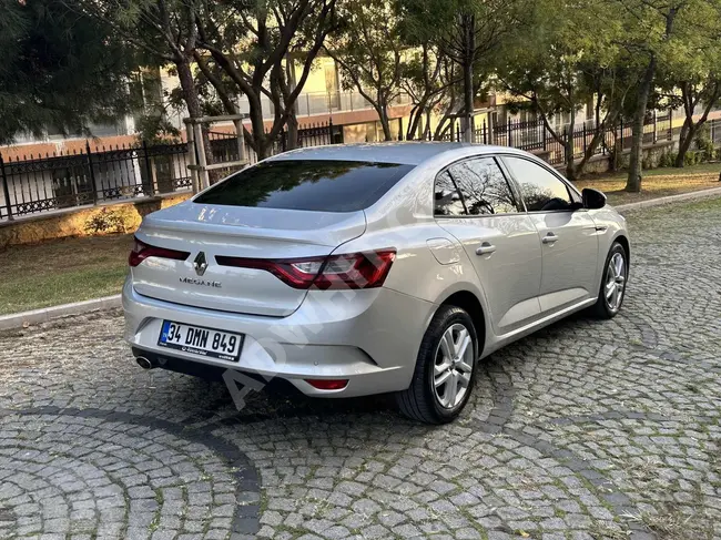 Renault Megane 1.3 tce... Sıfır kavrama ,otomatik ,Tesla ekran.