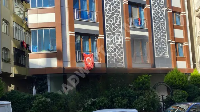 2+1 apartment on the middle floor in the most beautiful alley in GÜNGÖREN from UZUNOĞLU EMLAK