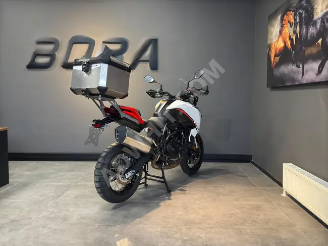 دراجة BENELLİ TRK 702X  مع  حقيبة بسعر خاص على البيع النقد من BORA MOTOR KARTAL