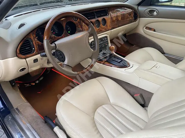 سيارة JAGUAR XK8 4.0 موديل 1997 - أوتوماتيك