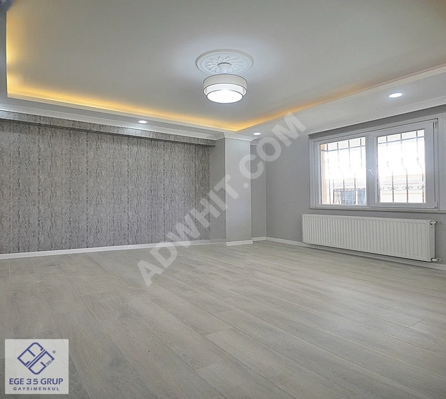 ANA CADDE ÜZERİ AİLE APARTMANINDA GENİŞ VE FERAH İSKANLI 2+1