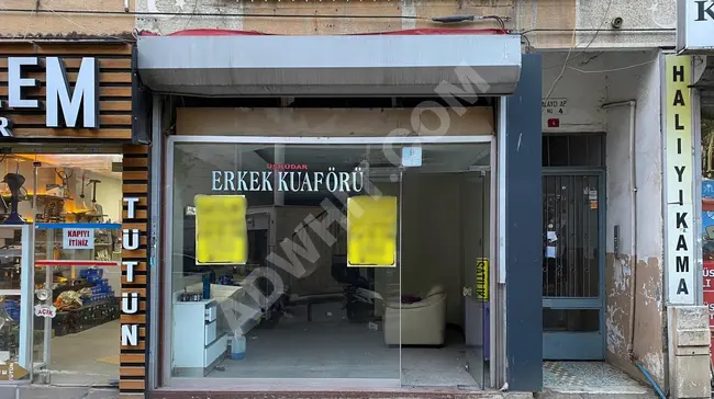 Opportunity: A 45 square meter store with a warehouse in the heart of the commercial market in Üsküdar.