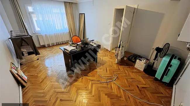 Spacious 1+1 apartment for rent on the middle floor in the center of ÜSKÜDAR