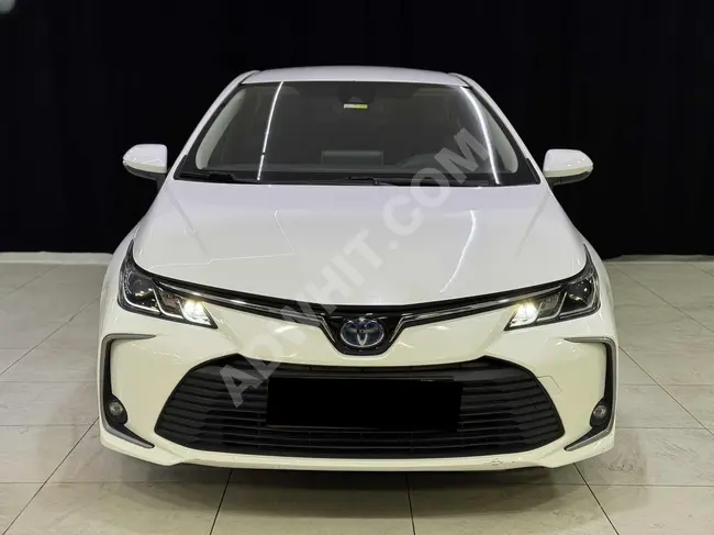 سيارة TOYOTA COROLLA 1.8HYBRİD موديل  2021  صيانة في الخدمة ومضمونة