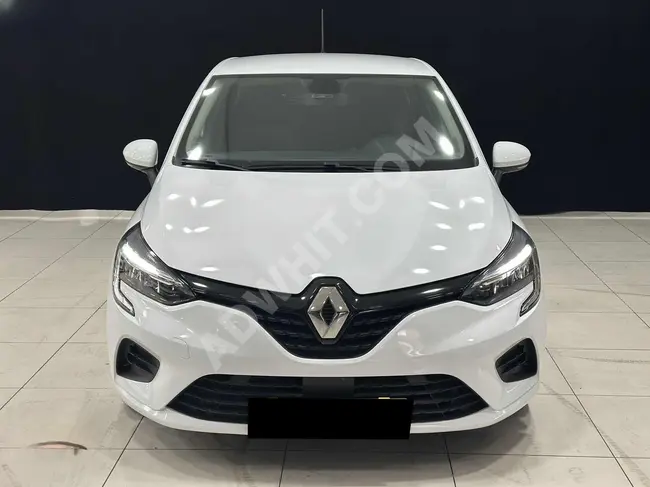 سيارة RENAULT CLİO 1.0SCE  عداد 72 ألف كيلومتر موديل 2021 تم صيانتها في الخدمة و مضمونة