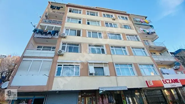 Apartment for sale with a sea view, with an elevator, 3+1 on the second floor in KOCAMUSTAFAPAŞA, MARMARA Street.