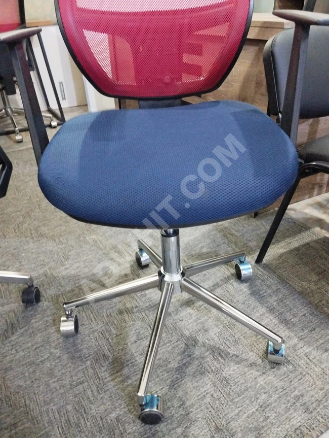 Used mesh chairs for office employees