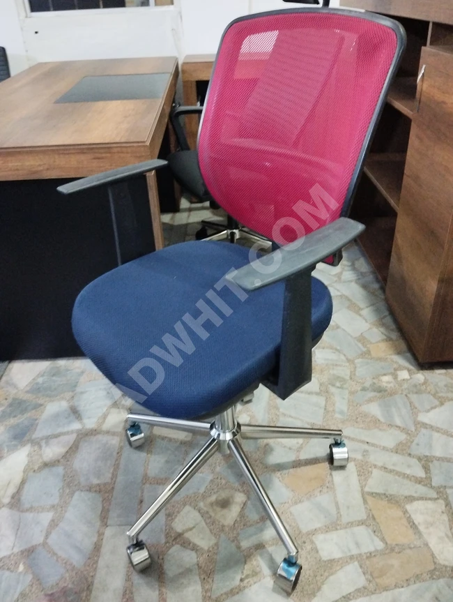 Used mesh chairs for office employees