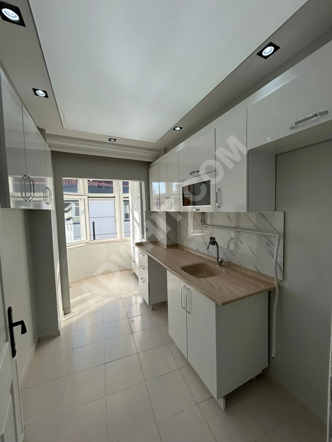 Apartment for urgent sale in Istanbul, near the metrobus, at a very attractive price