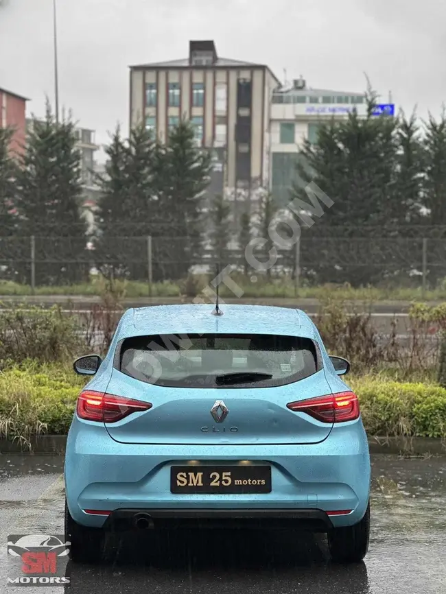 RENAULT CLIO with a down payment of 395,000 Turkish Lira and 6-month installments for the remainder from SM25 MOTOR'S