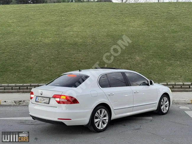 سيارة Skoda SuperB موديل 2013  مع فتحة سقف  - نظام تدفئة 4 أماكن - 360 درجة نظام ركن