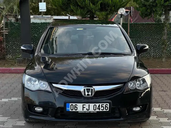 HONDA CIVIC موديل 2010, عداد 190.000 كم, بفرش بيج, اوتوماتيك, مكيف ديجيتال, بدون مصاريف