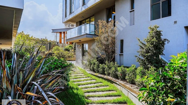 ÇENGELKÖY'DE SİTE'DE ARAKAT 4+1 BOĞAZ MANZARALI SÜPER LUX DAİRE