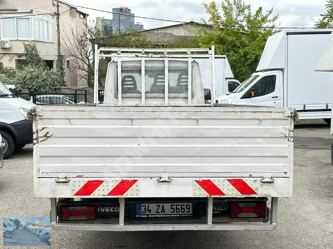 Clean, open box suitable for small trucks by VELİ KÖROĞLU