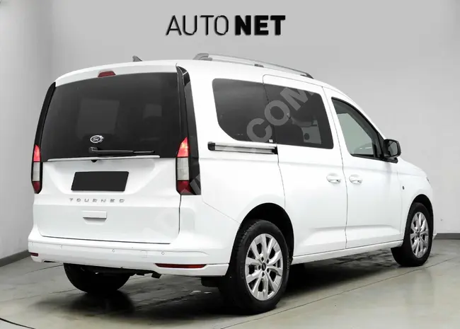 ميني فان FORD TOURNEO COONECT 2.0 ECOBLUE موديل 2023 - بقوة 122 حصان - أوتوماتيك