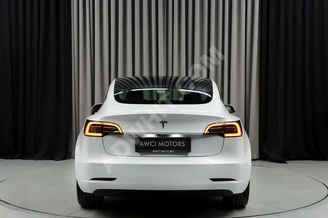 سيارة TESLA MODEL 3 LONGRANGE موديل 2022 مع ضمان الخدمة الإلكترونية منAWCI MOTORS