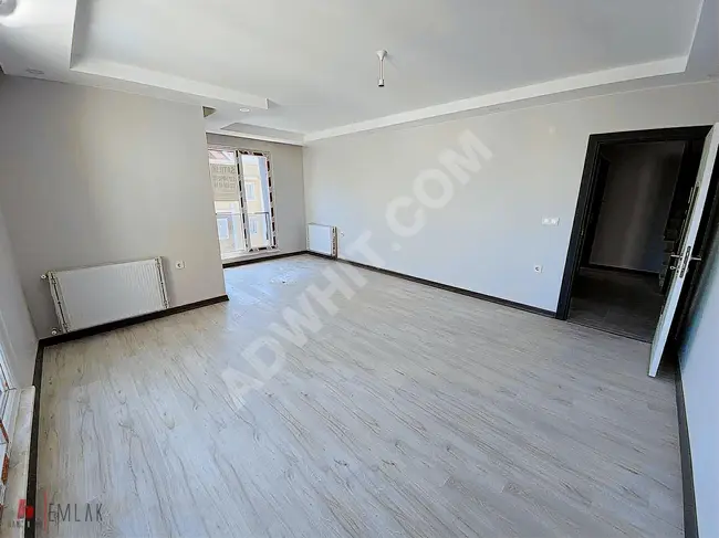 A 4+2 duplex apartment with an area of 200 square meters, front-facing, with a separate kitchen, near the BEYLİKDÜZÜ Metrobus.