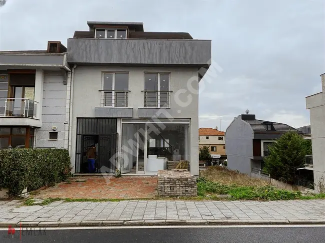 A suitable commercial villa on AVRASYA Street, in BEYLİKDÜZÜ MARMARA MAH.